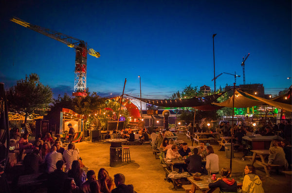 THE ARMCHAIR TRAVELLER 2nd EDITION - AMSTERDAM